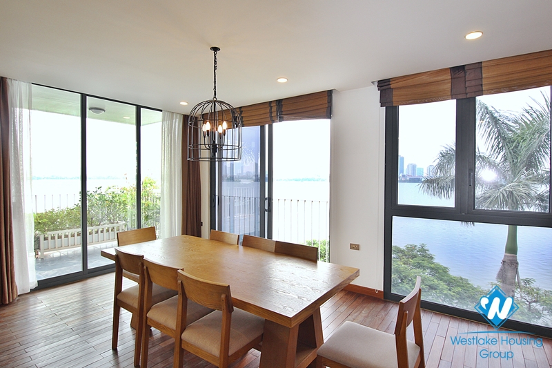 Spacious 3-bedroom apartment with lake view in Ho Tay
